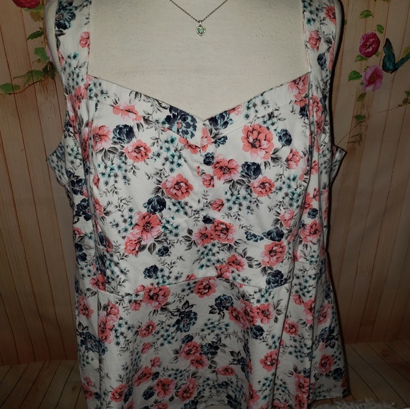Torrid floral top - Picture 5 of 6